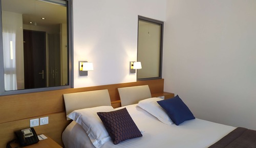 Family Room, 1 Queen Bed, Non Smoking (Larger Room;Bunk beds)