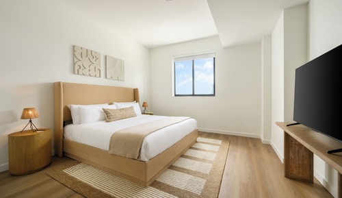 2 Bedroom Suite w/ Balcony