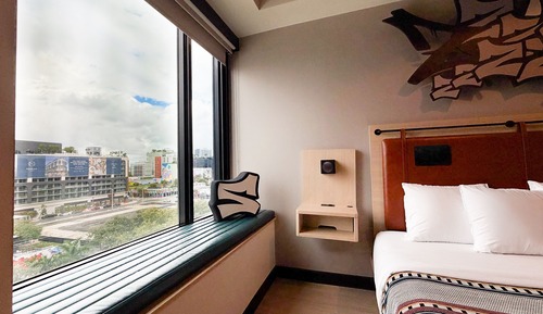 Room, 1 King Bed (Sitting Area)