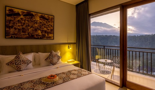 Deluxe Room with Mountain View and Free Afternoon Tea