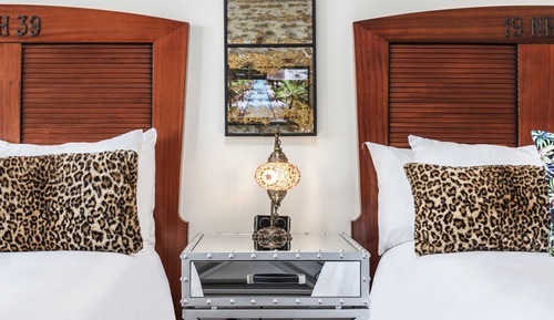 Classic Room, 2 Beds, Limited View, Low Floor