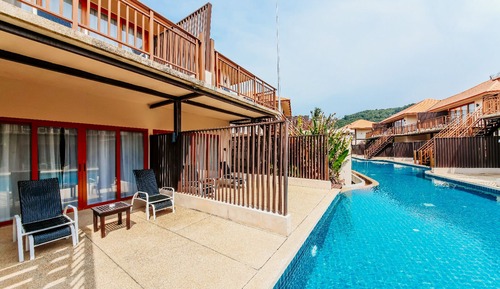 Deluxe Twin Room with Pool Access