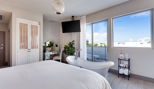 Suite, 1 Bedroom, Balcony