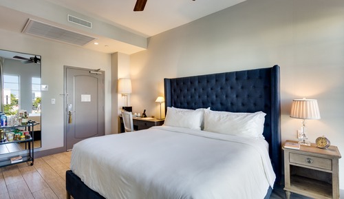 Classic Room, 1 King Bed