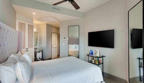 Classic Room, 1 Queen Bed