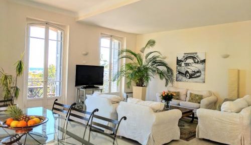 Three-Bedroom Apartment with Sea View - C3