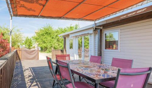 Deluxe Bungalow with Garden View