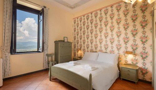 Two-Bedroom Deluxe Apartment with Garden View
