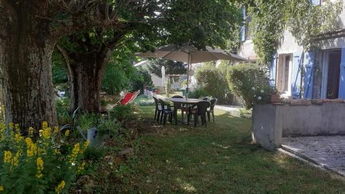 One-Bedroom Apartment with Garden View