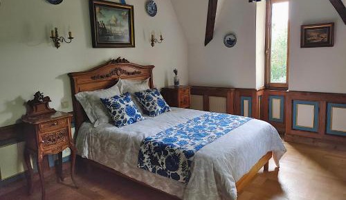 Double Room with Shared Bathroom
