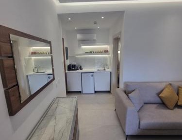 Deluxe Double Room with Balcony and Sea View