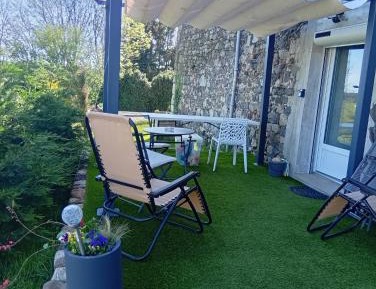 One-Bedroom Apartment with Terrace