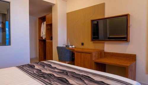 Double or Twin Room with Partial Sea View