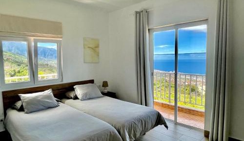Two-Bedroom Deluxe Apartment with Ocean View
