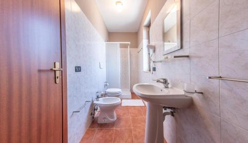 Quadruple Room with Private Bathroom