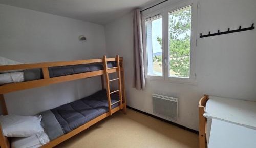 Bunk Bed in Mixed Dormitory Room