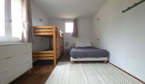 Quadruple Room with Shared Bathroom