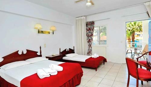 Triple Room with Pool View