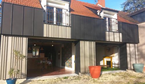 Apartment with Garden View
