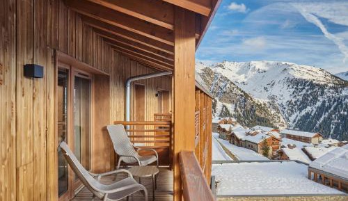 Suite with Mountain View
