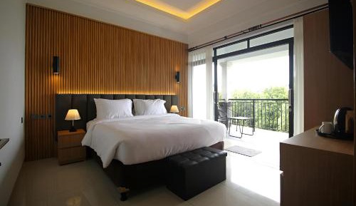 Deluxe Double Room with Balcony and Sea View