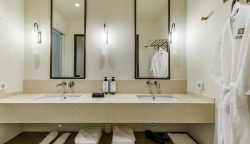 Junior Suite with Garden View