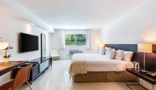 Studio King bed