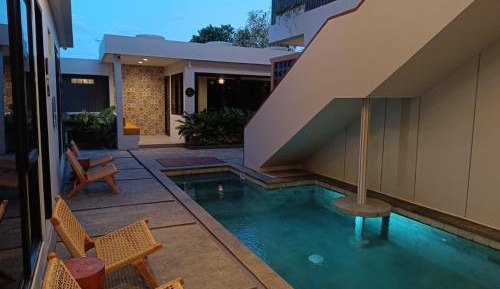 Suite with Pool View