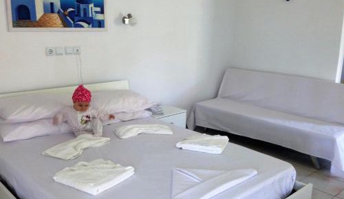 Studio (2 Adults)