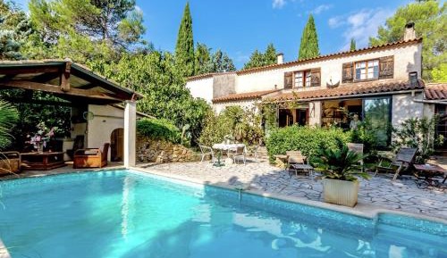 Three-Bedroom Vacation Home 