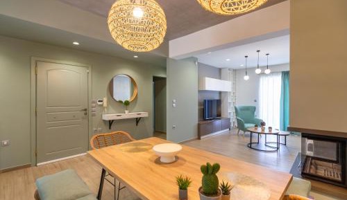 Three-Bedroom Deluxe Apartment