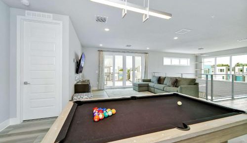 Four-Bedroom Deluxe Apartment