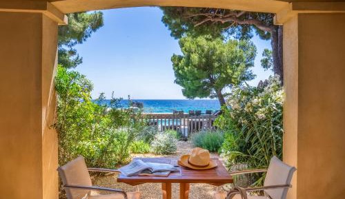 Double room with sea view, free access to the spa and private beach