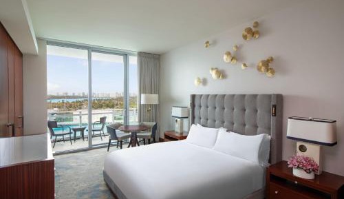 Coastline View Room with 1 King Bed