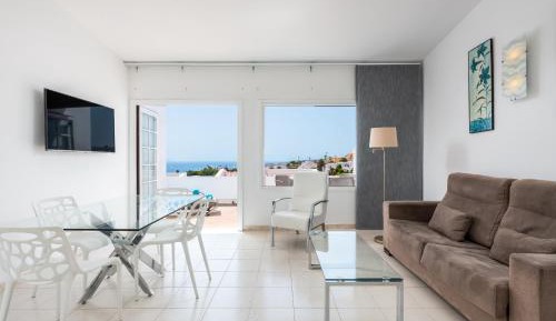 One-Bedroom Apartment with Sea View