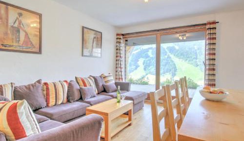 Apartment with Mountain View