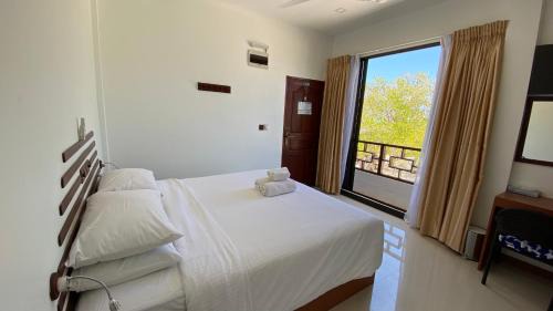 Deluxe Double Room with Balcony and Sea View