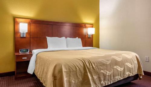 King Suite with Sofa Bed - Non-Smoking
