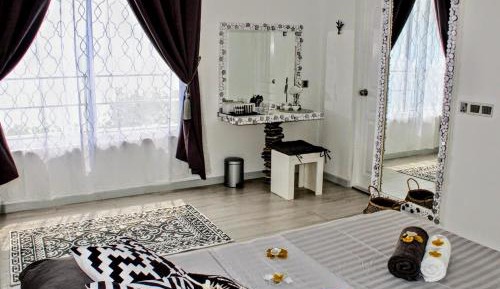 Deluxe Double Room with Balcony and Sea View