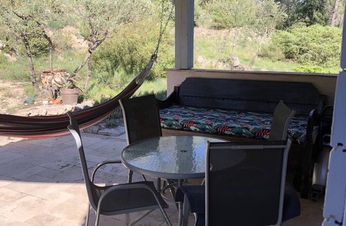 Entrecasteaux House | Mazet Dans la Pinède, Avec Piscine Privée. Animaux de Compagnies Bienvenus !