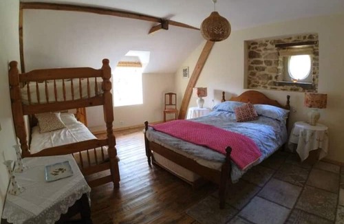Bersac-sur-Rivalier Bed & Breakfast | Family Room for up to 5