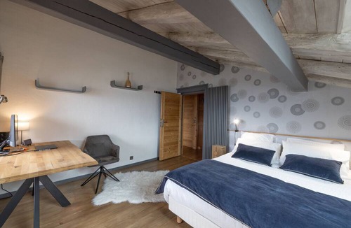 Saint-Gervais-les-Bains Ski Chalet | Chalet 'Hygge Avec Piscine' with Mountain View, Private Pool and Wi-Fi