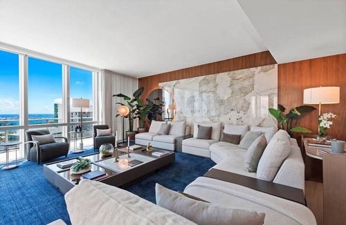 Town Square Condo | 4BR Penthouse, Bay Views, Most Amenities in MIAMI