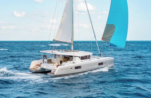 Tourlos Boat Rental | Sun-Kissed Sailing Adventure in Islas Cícladas, Mykonos