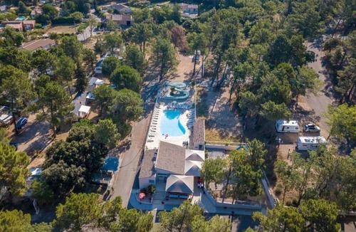 Mondragon House | Camping 3 étoiles - Piscine - ccbfbcd