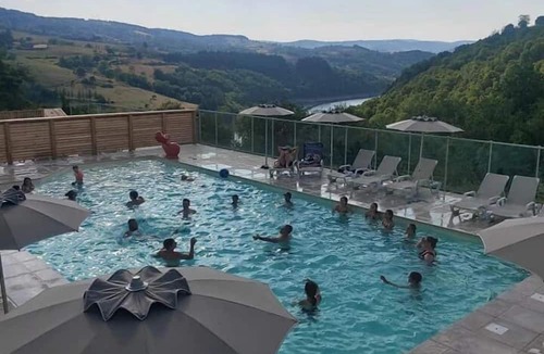 Cordelle House | Camping 4 étoiles - Piscine - ccbgeae