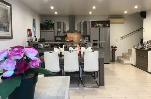 Bastide Giraud House | La Villa Français-Live, Love & Laugh at SOF