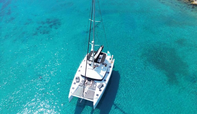 Sun-Kissed Sailing Adventure in Islas Sarónicas