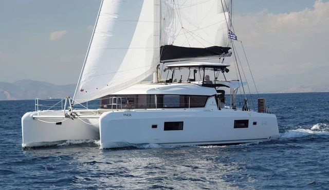 Sun-Kissed Sailing Adventure in Kalamata, Peloponeso