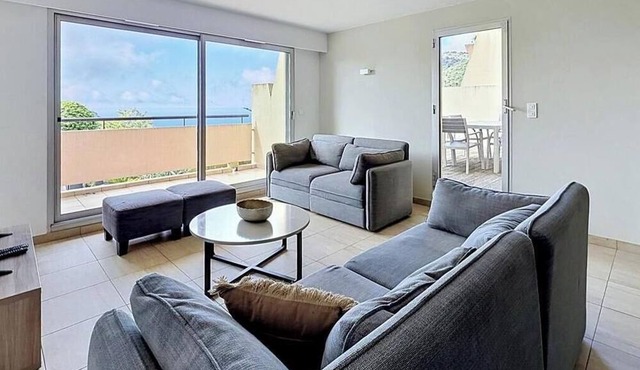 2 bedrooms - Sea view - Swimming pool - Terrace